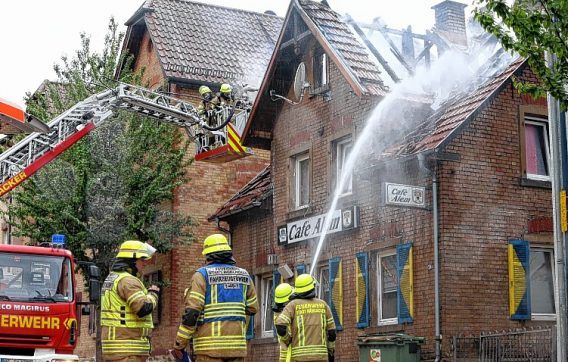 Einsatz Nr.100 Brand 4 Dachstuhlbrand