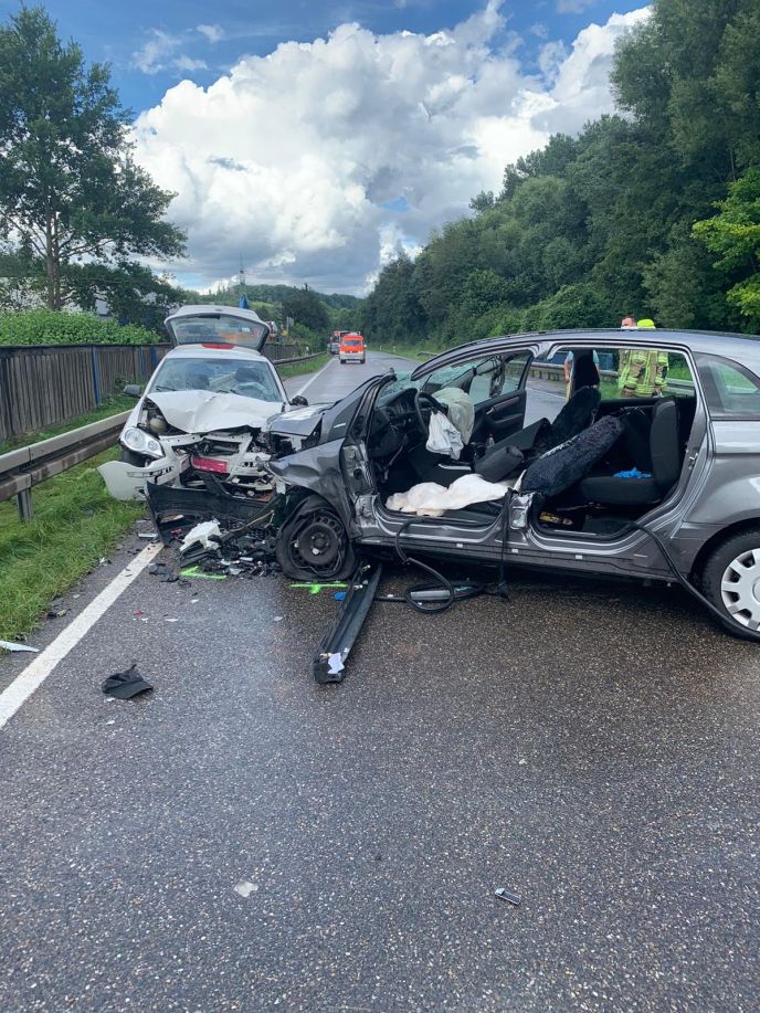 Einsatz Nr. 175 Hilfe 3 Verkehrsunfall mehrere PKW