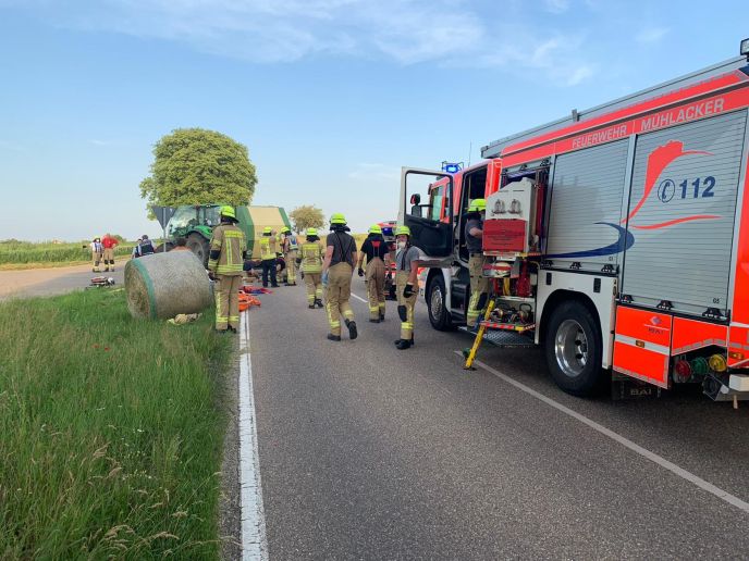 Einsatz Nr. 122 Hilfe 2 Verkehrsunfall Krad landwirtschaftliches Gespann