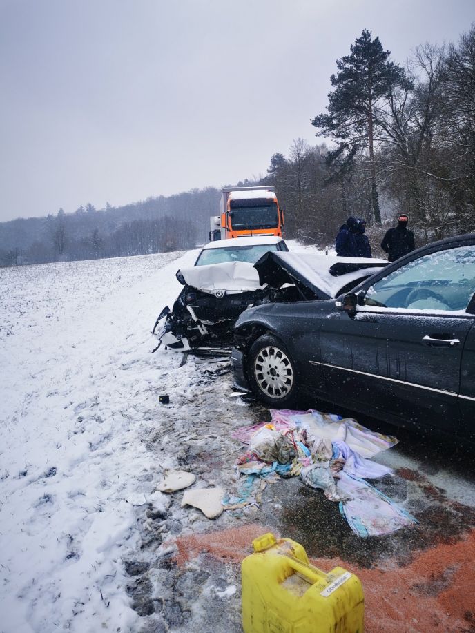 Einsatz Nr. 024 Hilfe 0 Auslaufende Betriebsstoffen nach VU