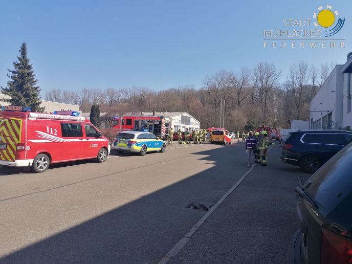 Einsatz Nr. 063 Hilfe 2 Person unter Maschine eingeklemmt