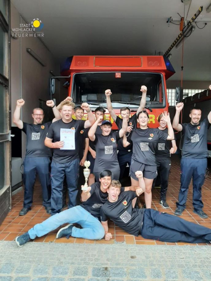 Abnahme der Leistungsspange (Höchste Auszeichnung der Deutschen Jugendfeuerwehr)