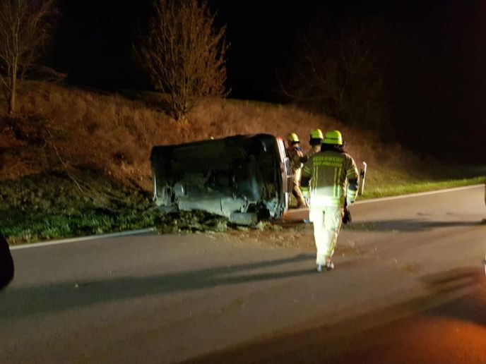 Einsatz Nr.341 VU mit PKW in Seitenlage